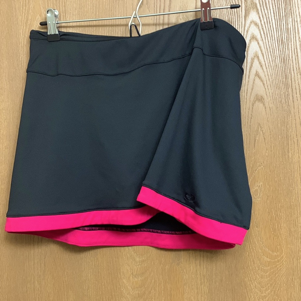 Women’s tennis skirt